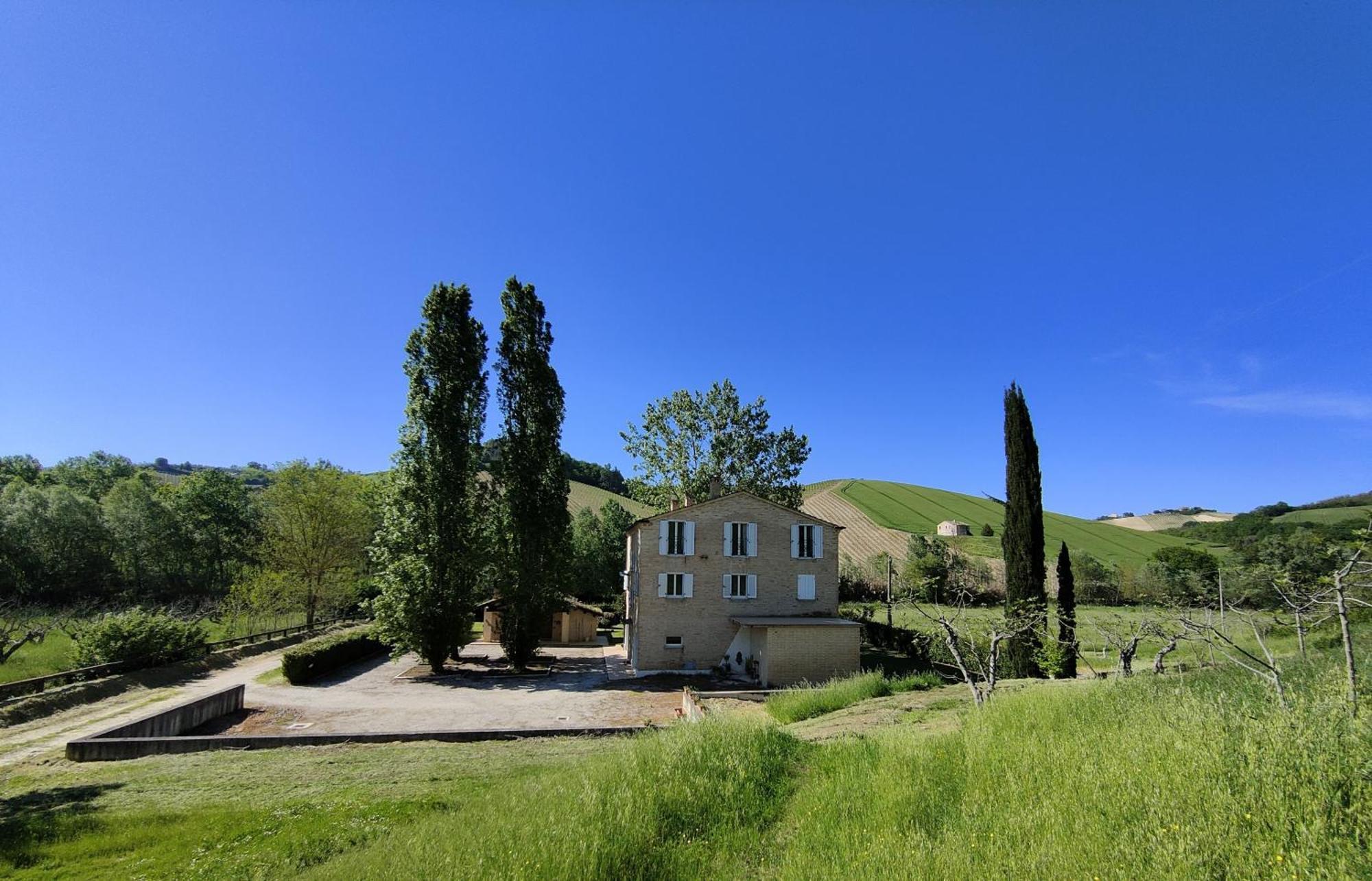 Agriturismo La Casa Del Vecchio Mulino Villa Carassai Eksteriør bilde